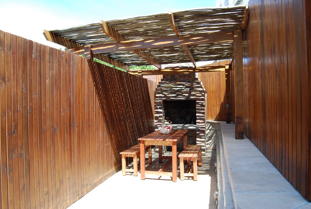 16, Outdoor shelered entertainment area